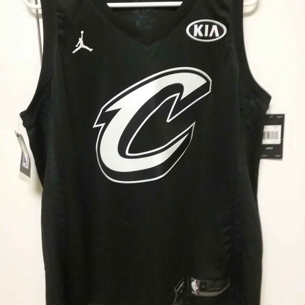 Nike Lebron James Women's jersey size XXL size 52 brand new with tags very rare